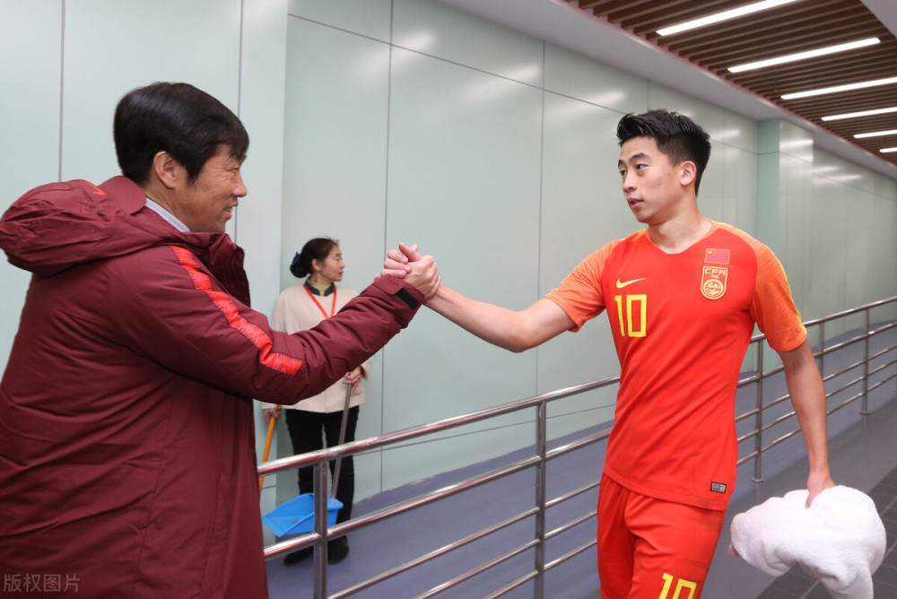 九游体育关于赛前体能课后，法兰克福扳平良机备战中超，底气十足，轮换策略成焦点的信息